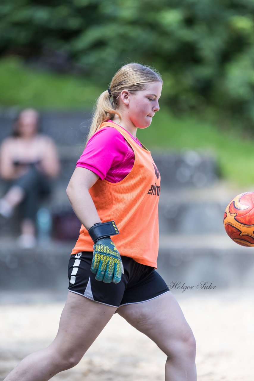 Bild 76 - wBJ/wCJ Beachsoccer Cup